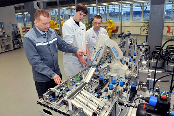 В Первоуральске учебный центр компании ЧТПЗ обучит сотрудников других компаний