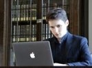 Павел Дуров объяснился за летающие купюры: ему не подходит мир, в котором люди дерутся из-за денег