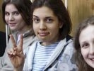 Заседание по делу Pussy Riot прервали из-за звонка о заложенной бомбе