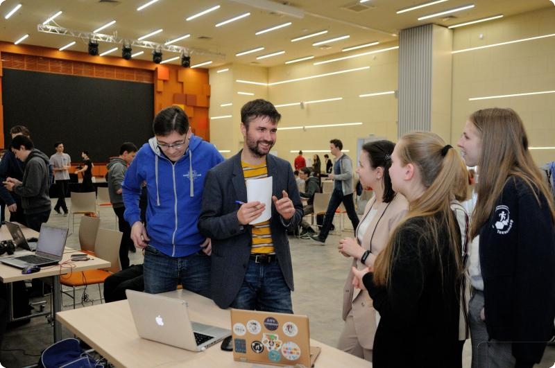 Первоуральские старшеклассники презентовали проекты на «Молодёжном IT-акселераторе»