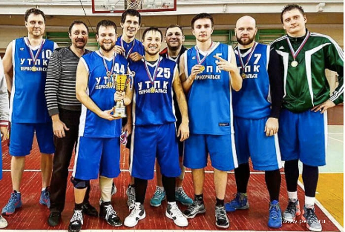 Николай Козлов открыл баскетбольный турнир памяти Вадима Белоконя