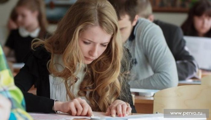 Одиннадцатиклассники написали итоговое сочинение по русскому языку