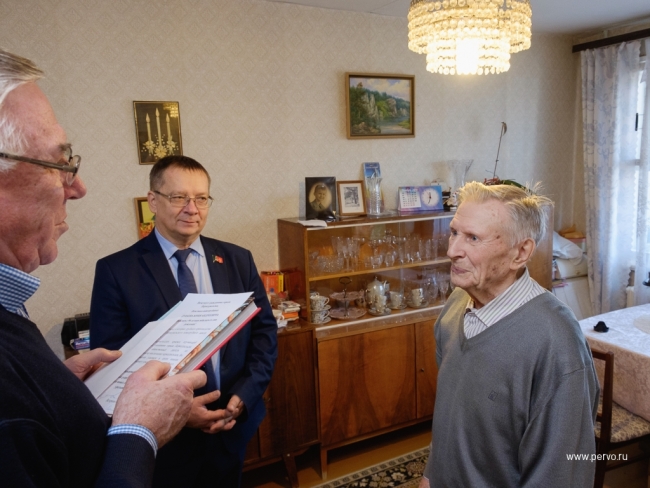 Почетный металлург и выдающийся летописец напишет новую книгу