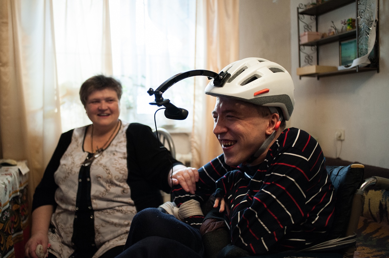 Коля Грудинкин из Первоуральска научился печатать глазами