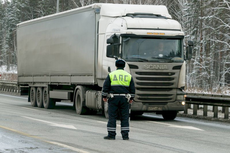 Движение большегрузов ограничили на весну и лето