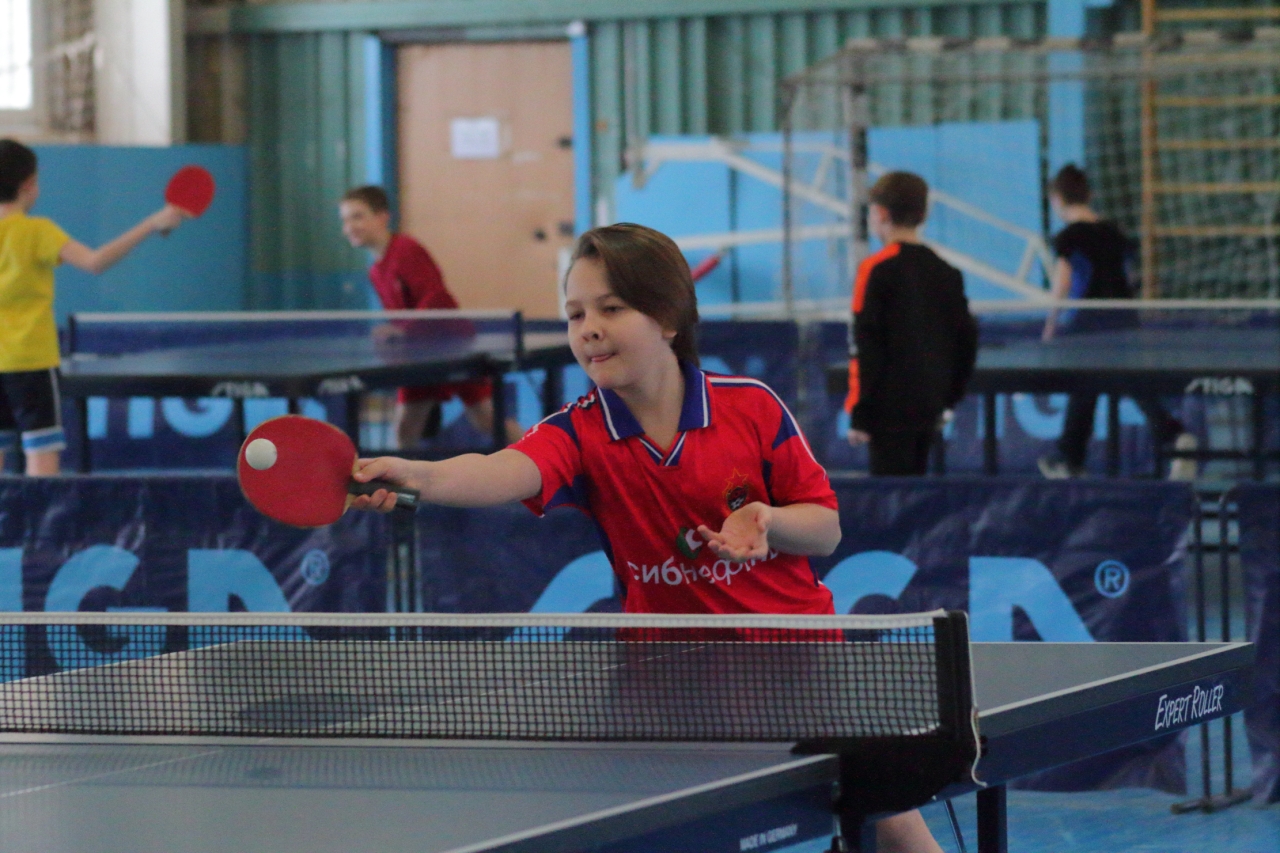 В Первоуральске в настольный теннис сразились больше 100 человек