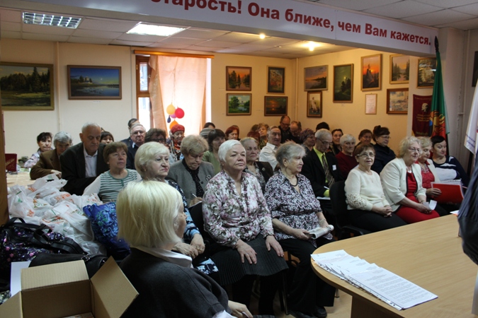 Первоуральские полицейские проводят разъяснительные беседы с пенсионерами по профилактике мошенничеств