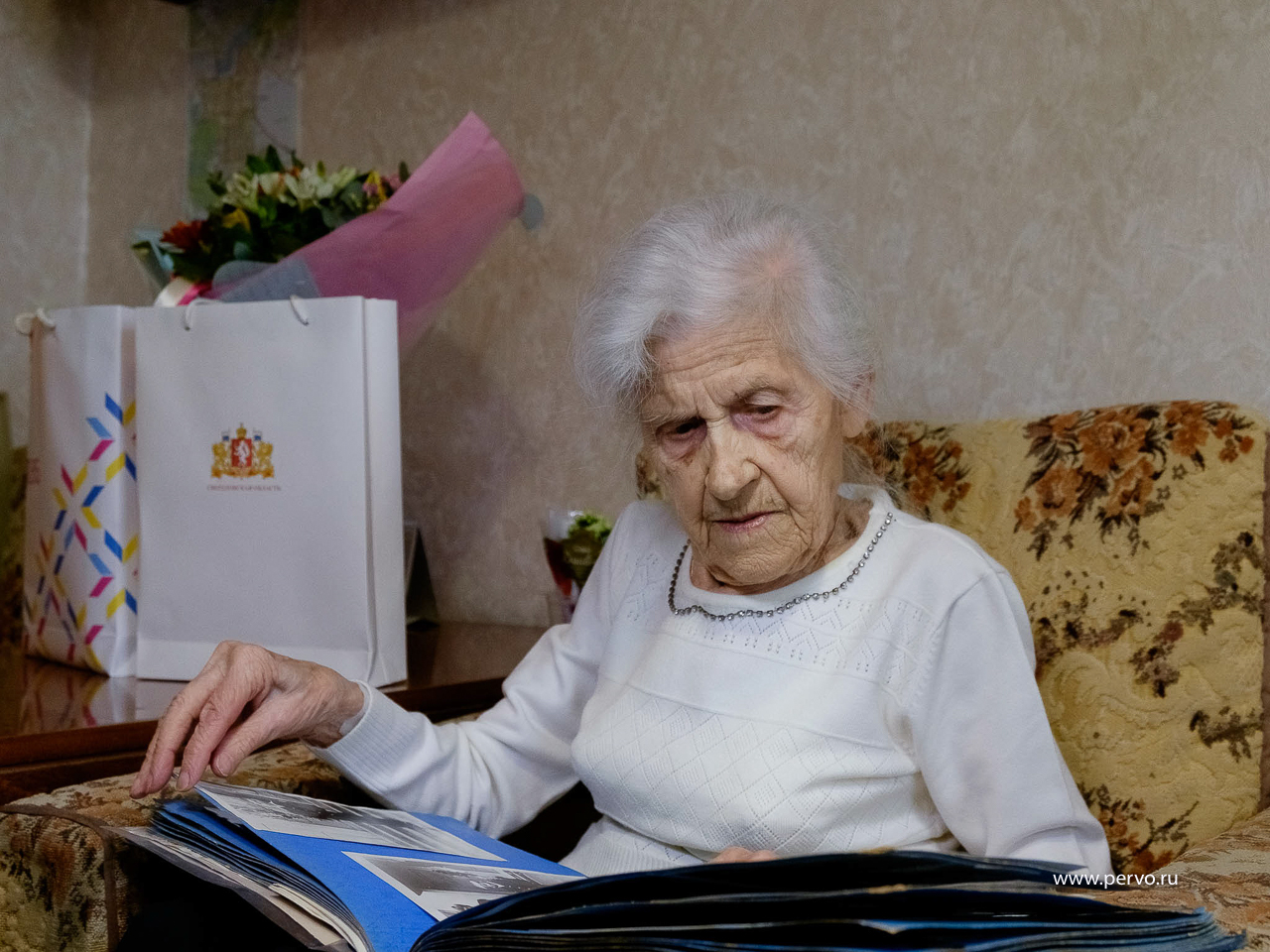 Солдатскую вдову поздравили с 95-летием