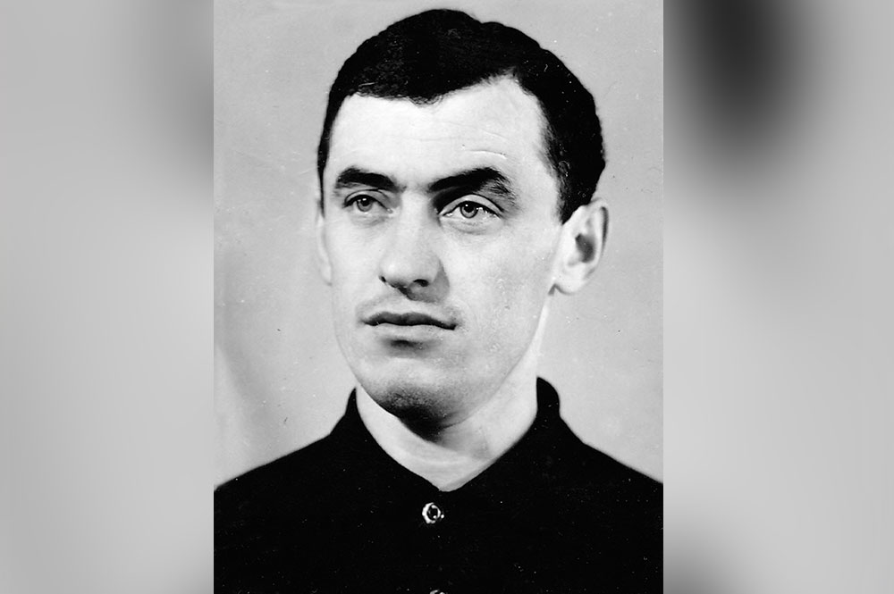 Борису Ивановичу Коломацкому, хоккеисту и тренеру сегодня 80 лет