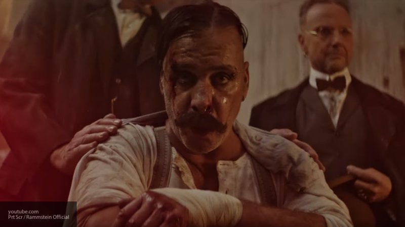 В Германии раскритиковали новый клип Rammstein про концлагерь