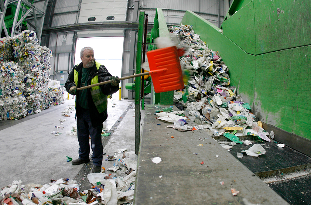 Школам и детским садам снизят плату за вывоз мусора