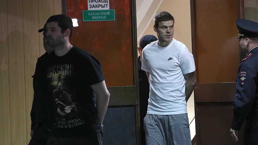 Суд приговорил Мамаева и Кокорина к реальным срокам. Видео