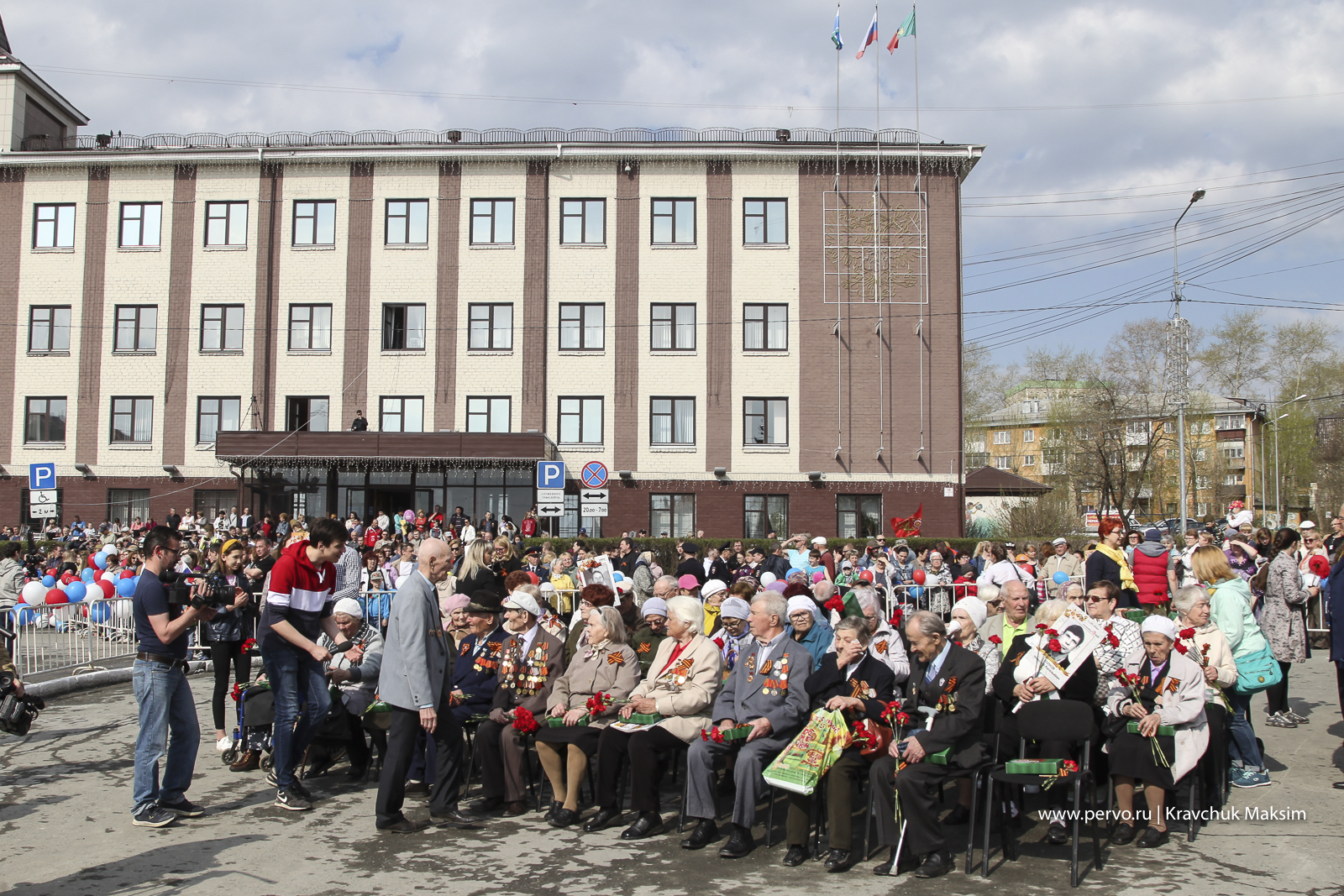 У первоуральцев началась короткая рабочая неделя