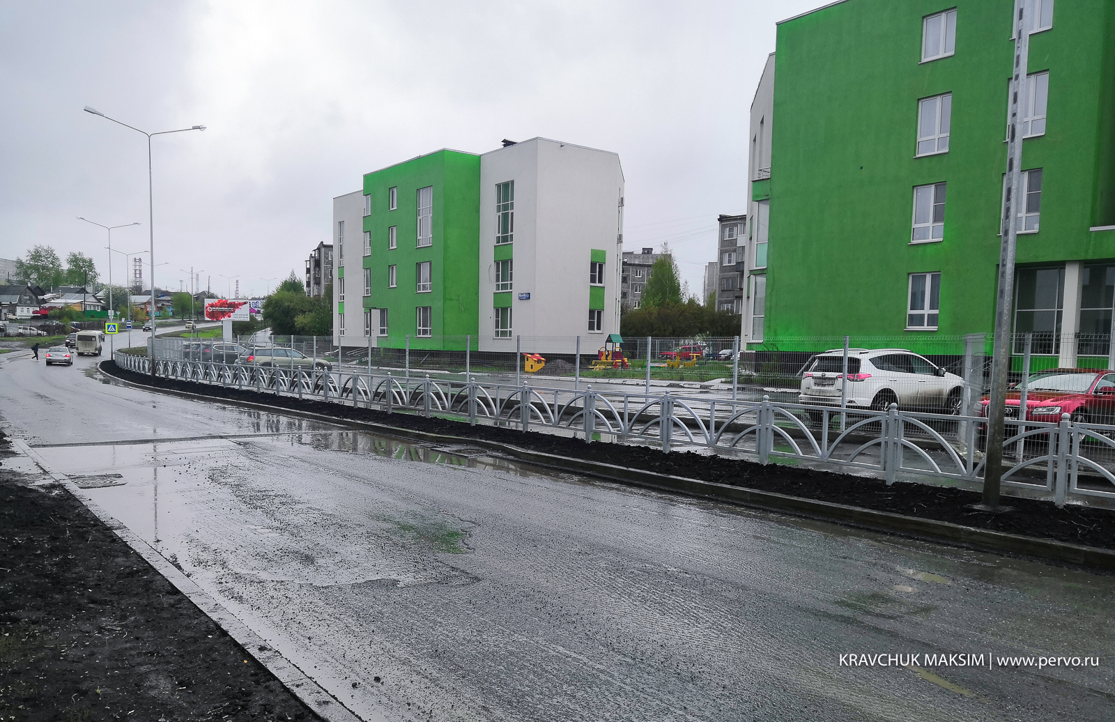 Дорога на Береговой и Вайнера «зашелушилась»