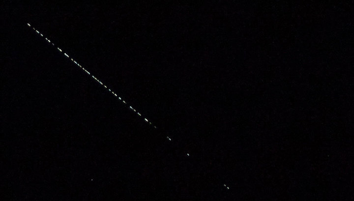 Спутники Илона Маска над Первоуральска попали на видео