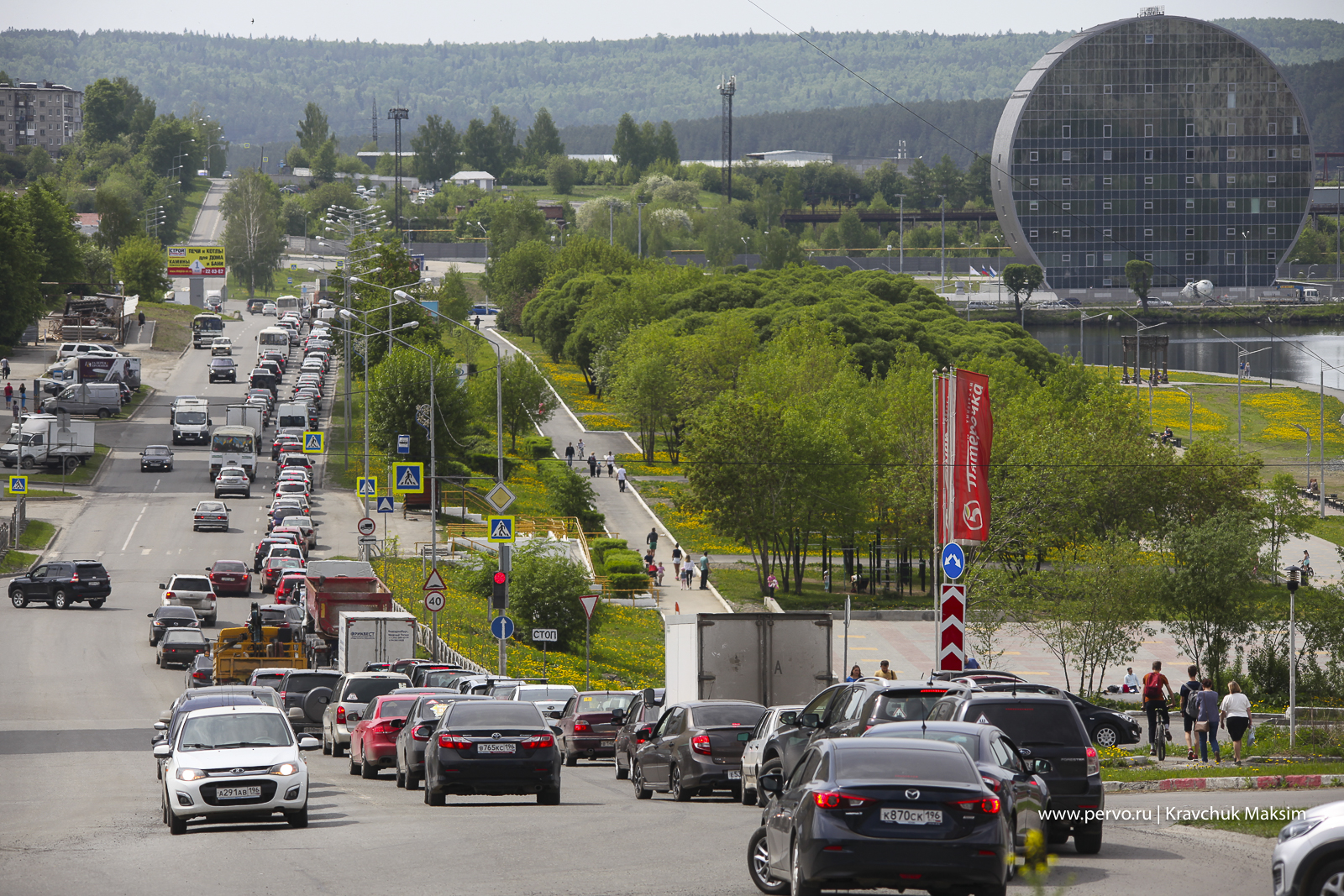 Из-за ремонта дорог Первоуральск встал в летние пробки