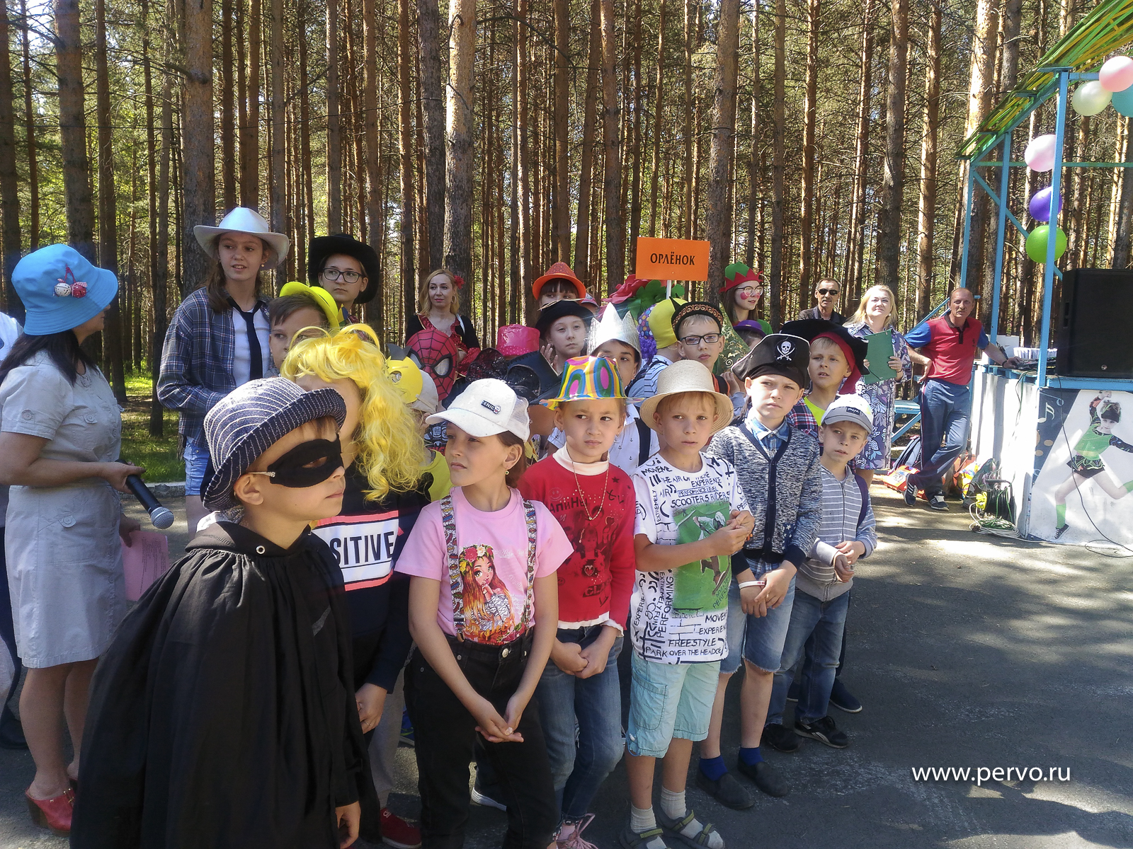 В дворовых клубах стартовали летние смены