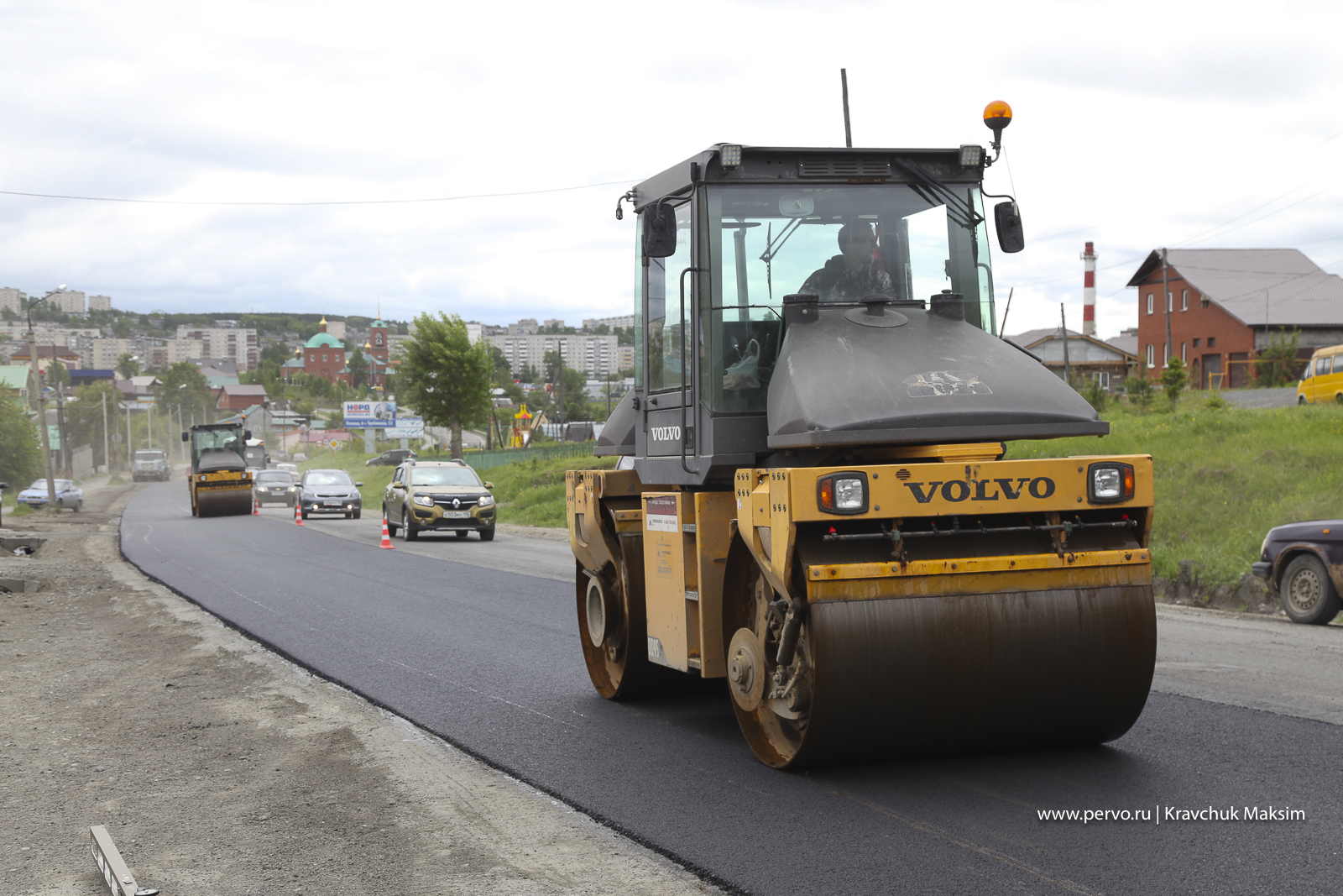 На Орджоникидзе приступил к укладке асфальта