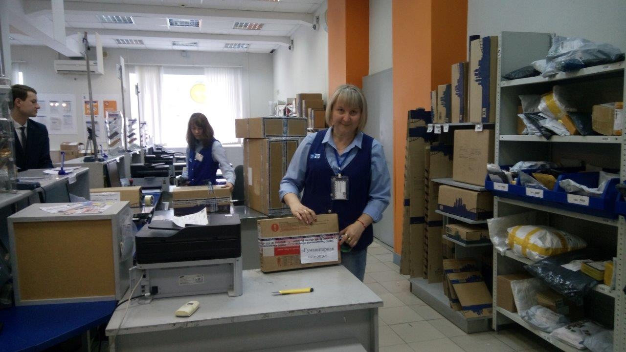 Первоуральцы отправляют посылки пострадавшим от наводнения в Иркутской области