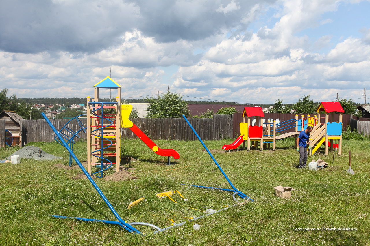 На Самстрое установили новую детскую площадку