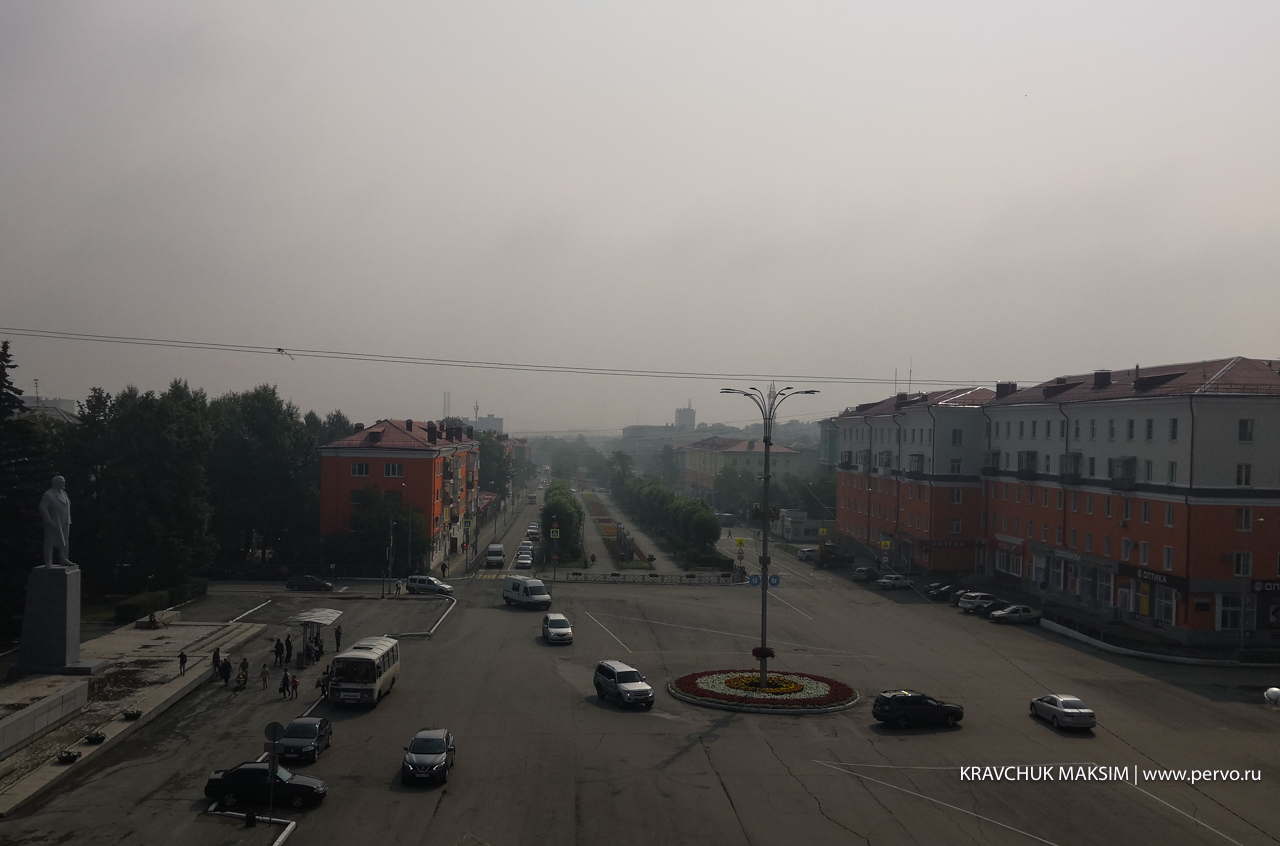 Роспотребнадзор исследует воздух в задымленном Первоуральске