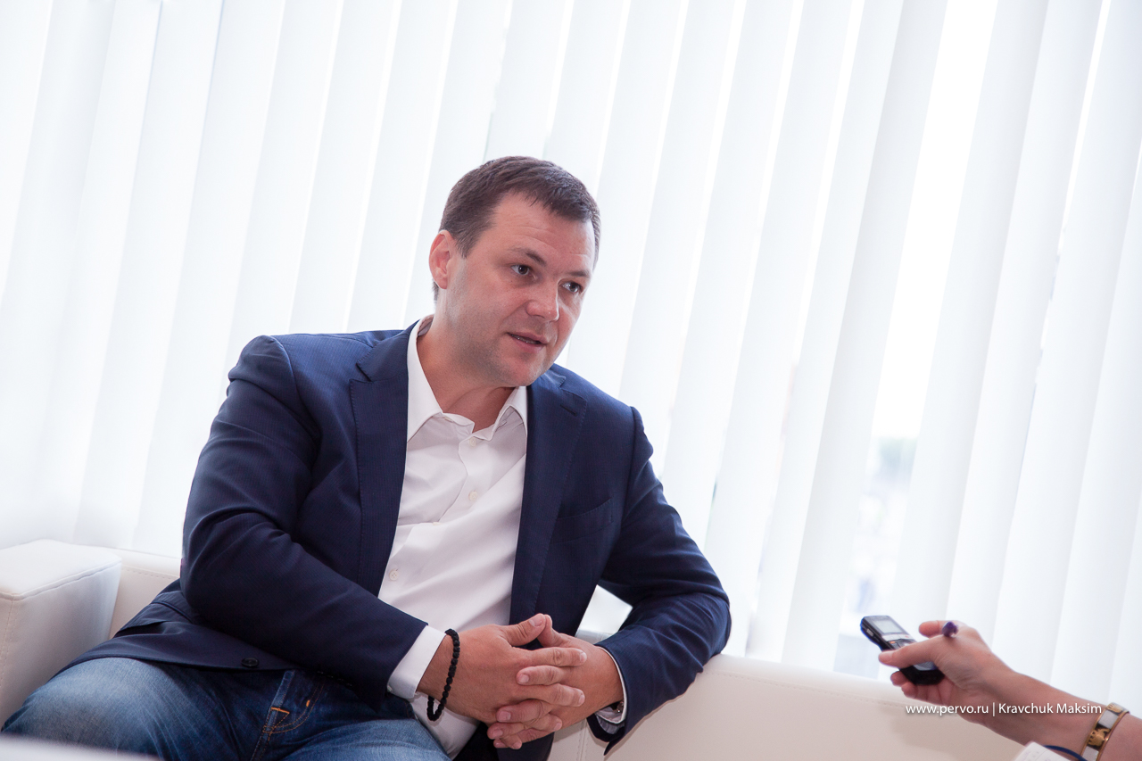 Завод меняет город. За успехами предприятия стоит труд отдельного человека