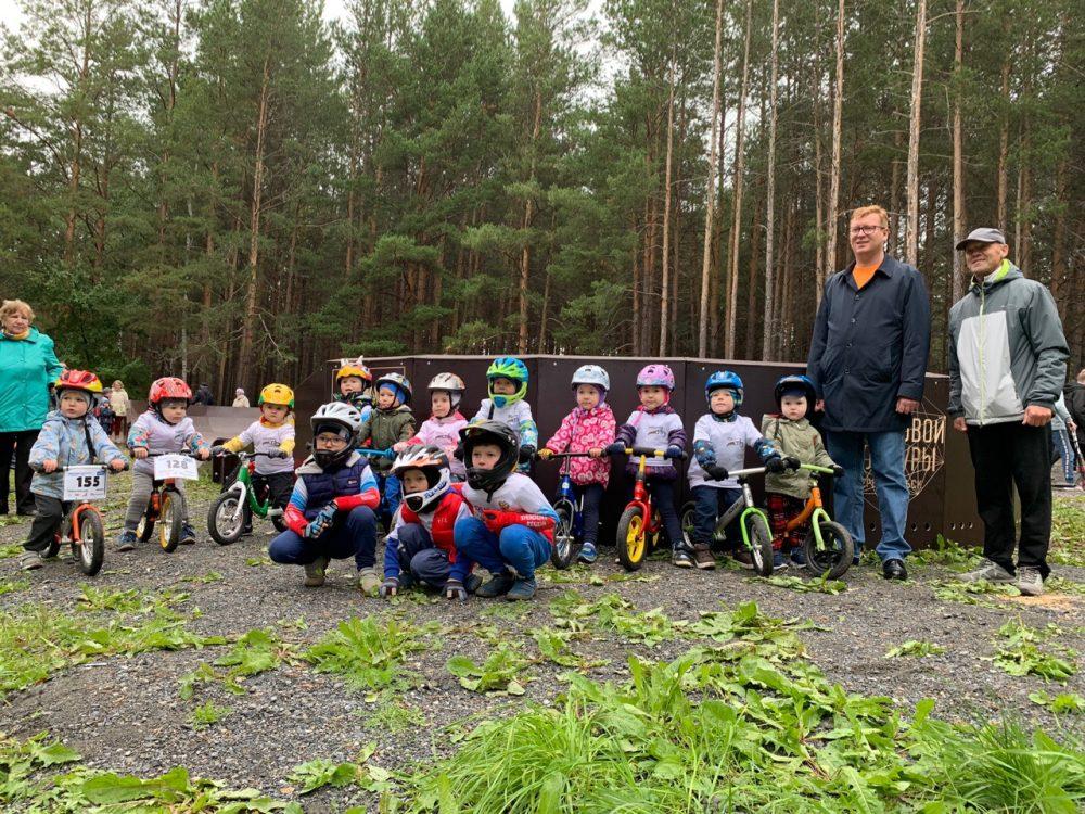 В парке Первоуральска открылась трасса для катания на беговела
