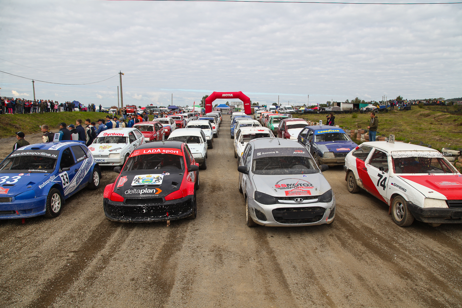 Александр Тихонов в финале Кубка России по автокроссу стал вторым. Видео