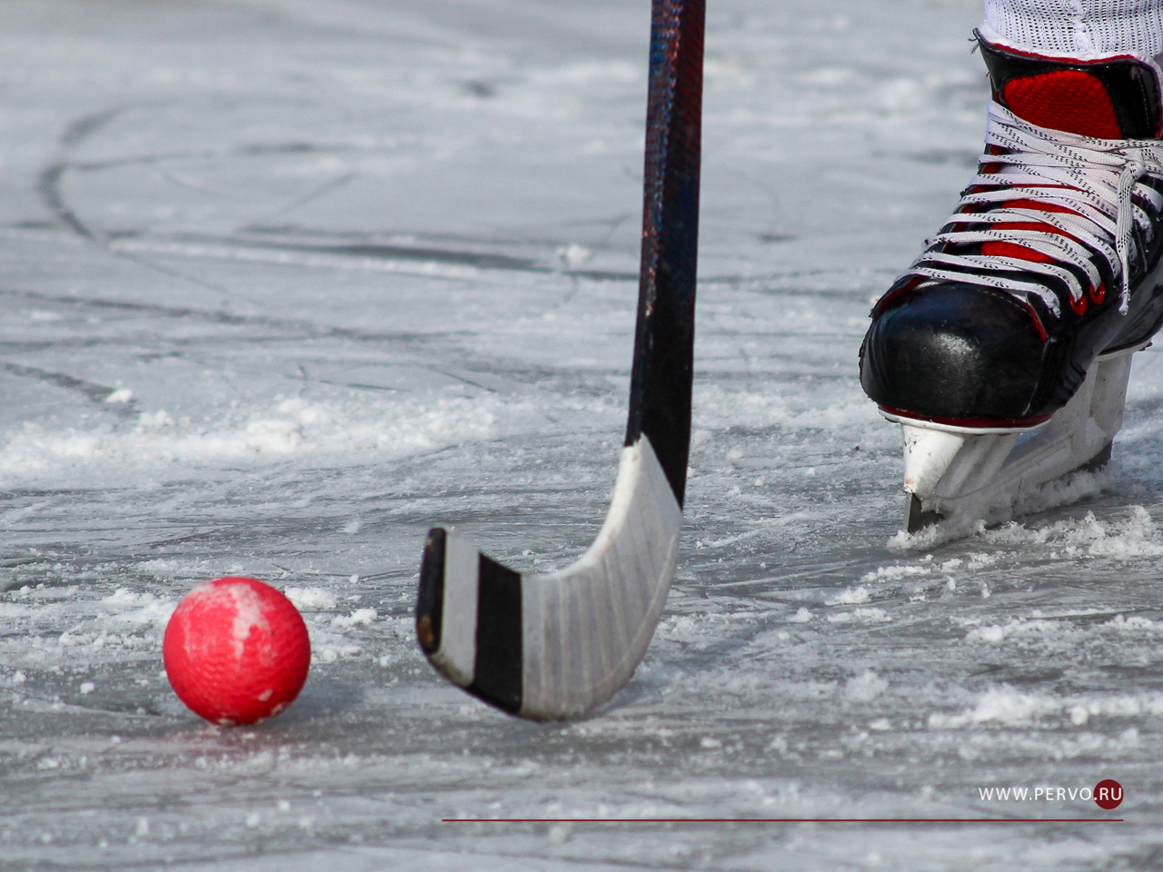 «Уральский трубник» уступил кемеровскому «Кузбассу»