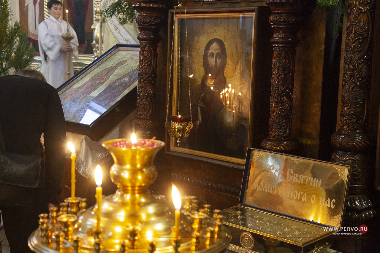 Священники начали проводить таинства на дому