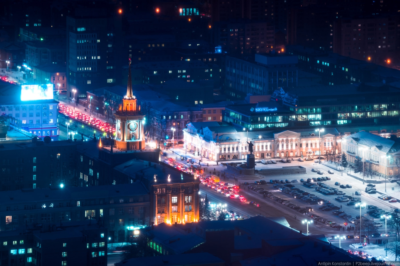 Площадь 1905 года Екатеринбург ночью