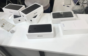 Продажи iPhone рухнули на 17%