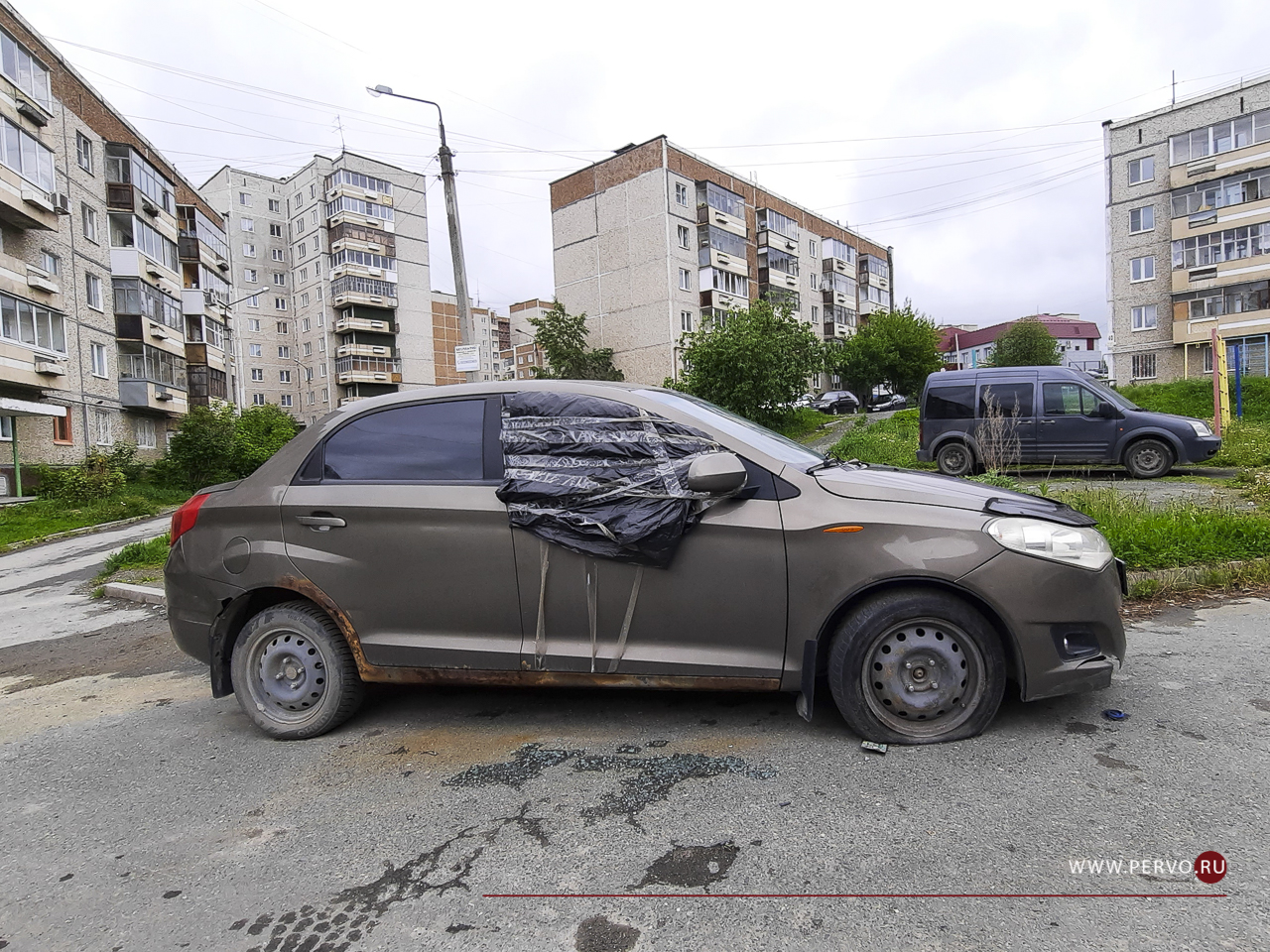 За брошенные машины во дворах будут штрафовать