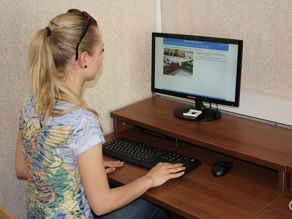 Глава региона пожелал удачи начинающим водителям-теоретикам