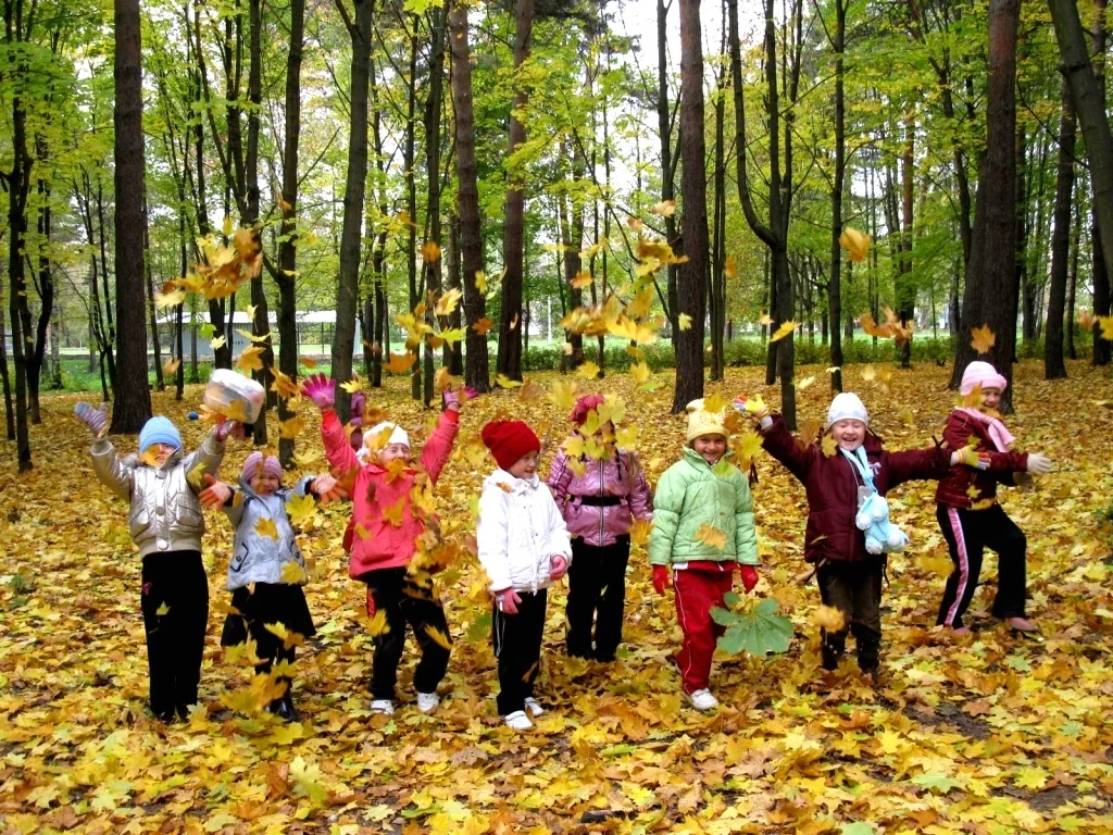 Дети из начальных классов отправились в «Дюжонок»