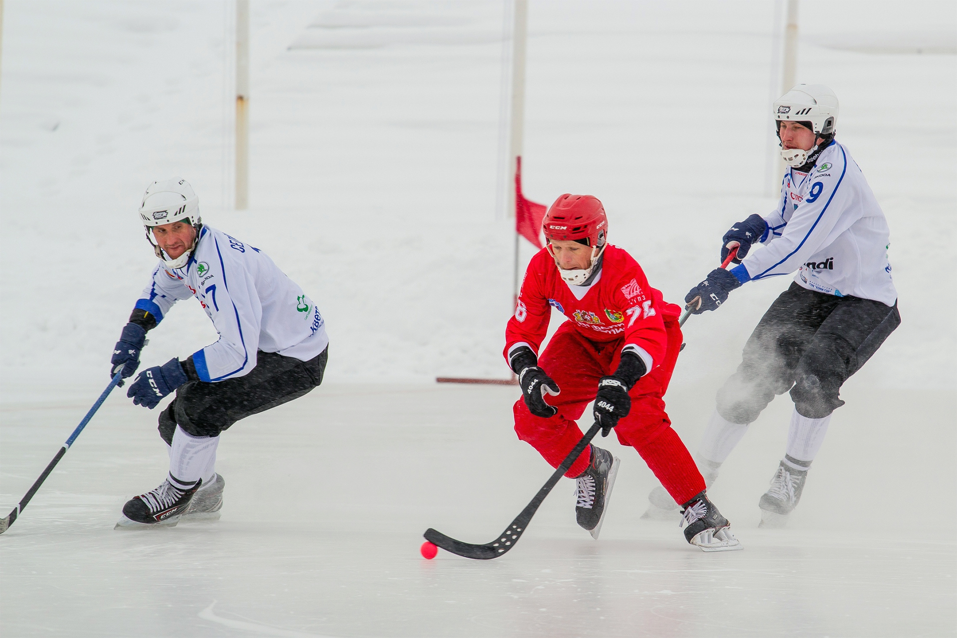 «Уральский трубник» дома переиграл «Строитель»