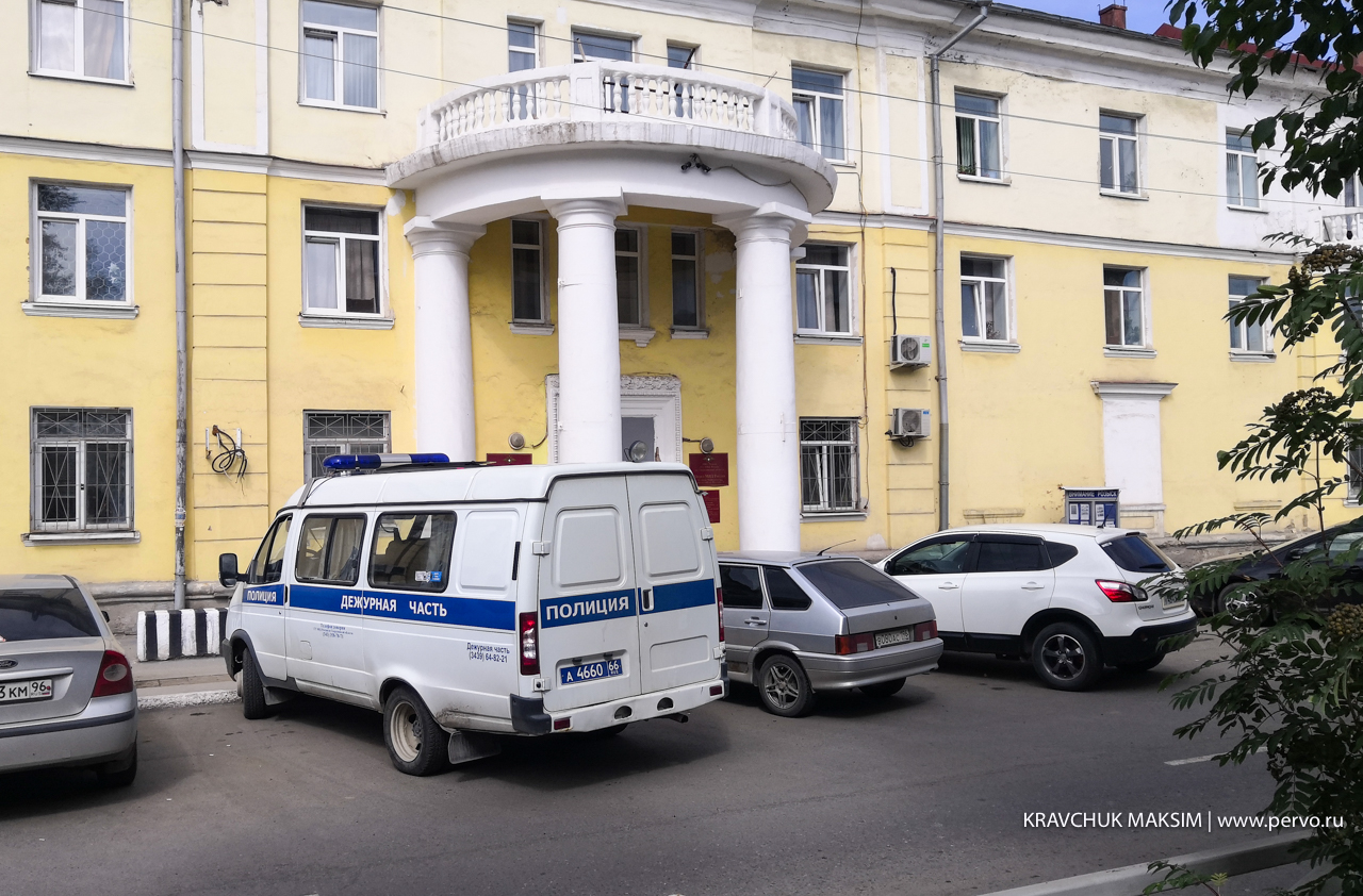 Сотрудникам силовых ведомств повысят оклады с 1 октября