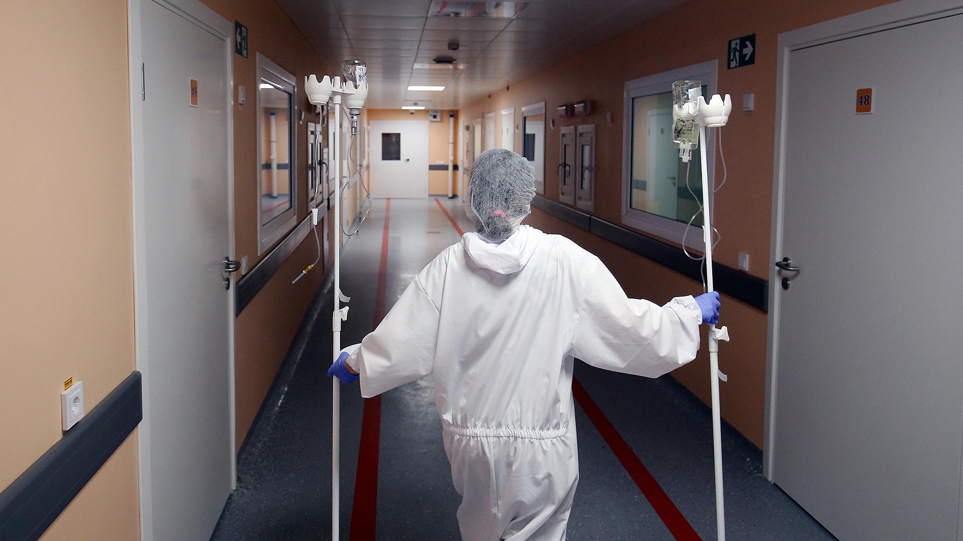 Врачам и волонтёрам-медикам учредили специальные премии