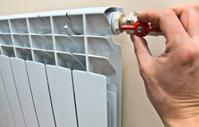 Уральцы пожаловались на горячие батареи в 30-градусную жару