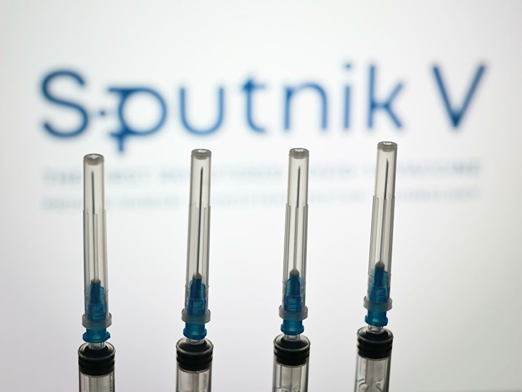 Центр Гамалеи подал документы для постоянной регистрации «Спутника V»