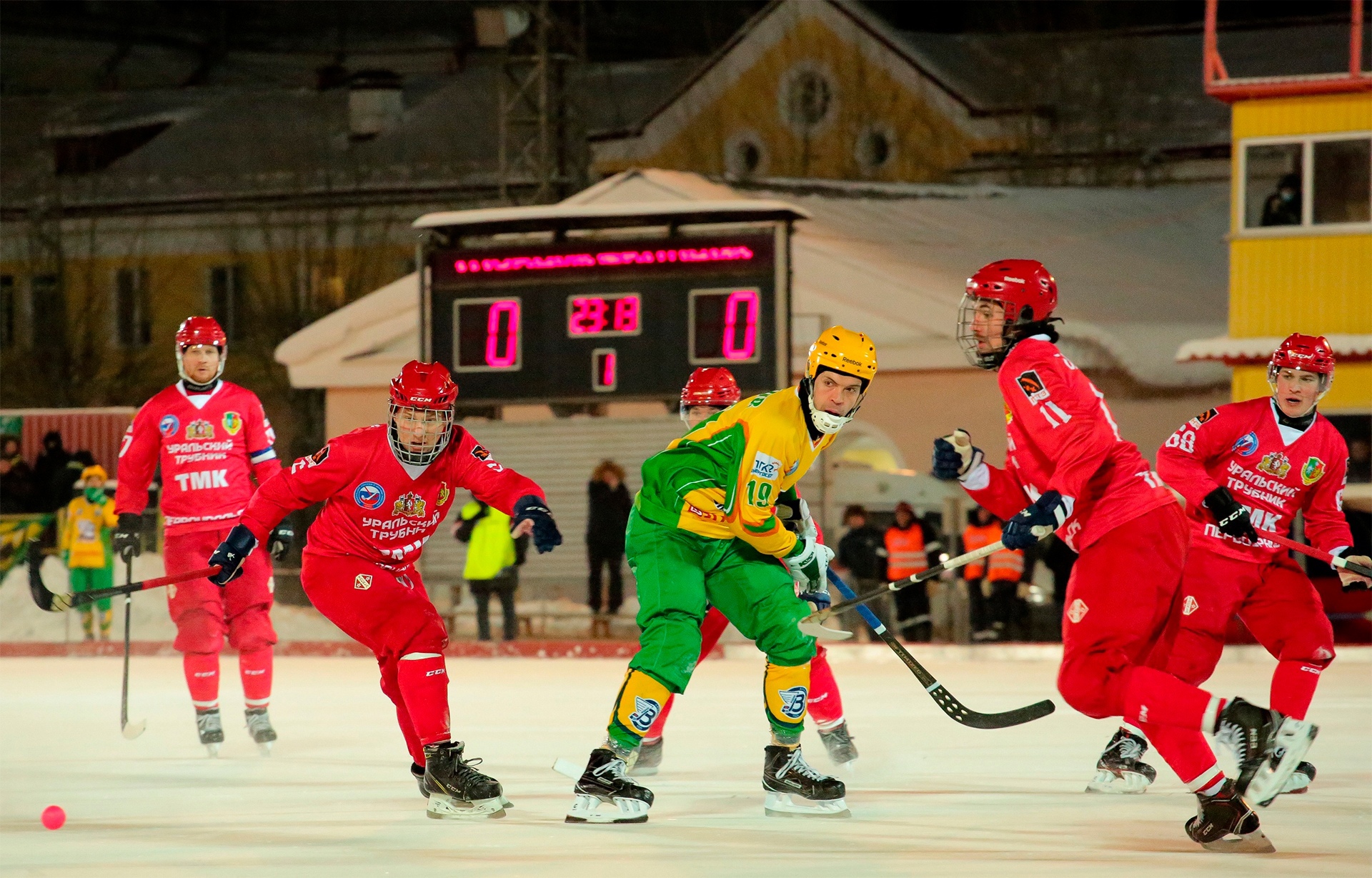 «Водник» разгромил «Уральский Трубник»