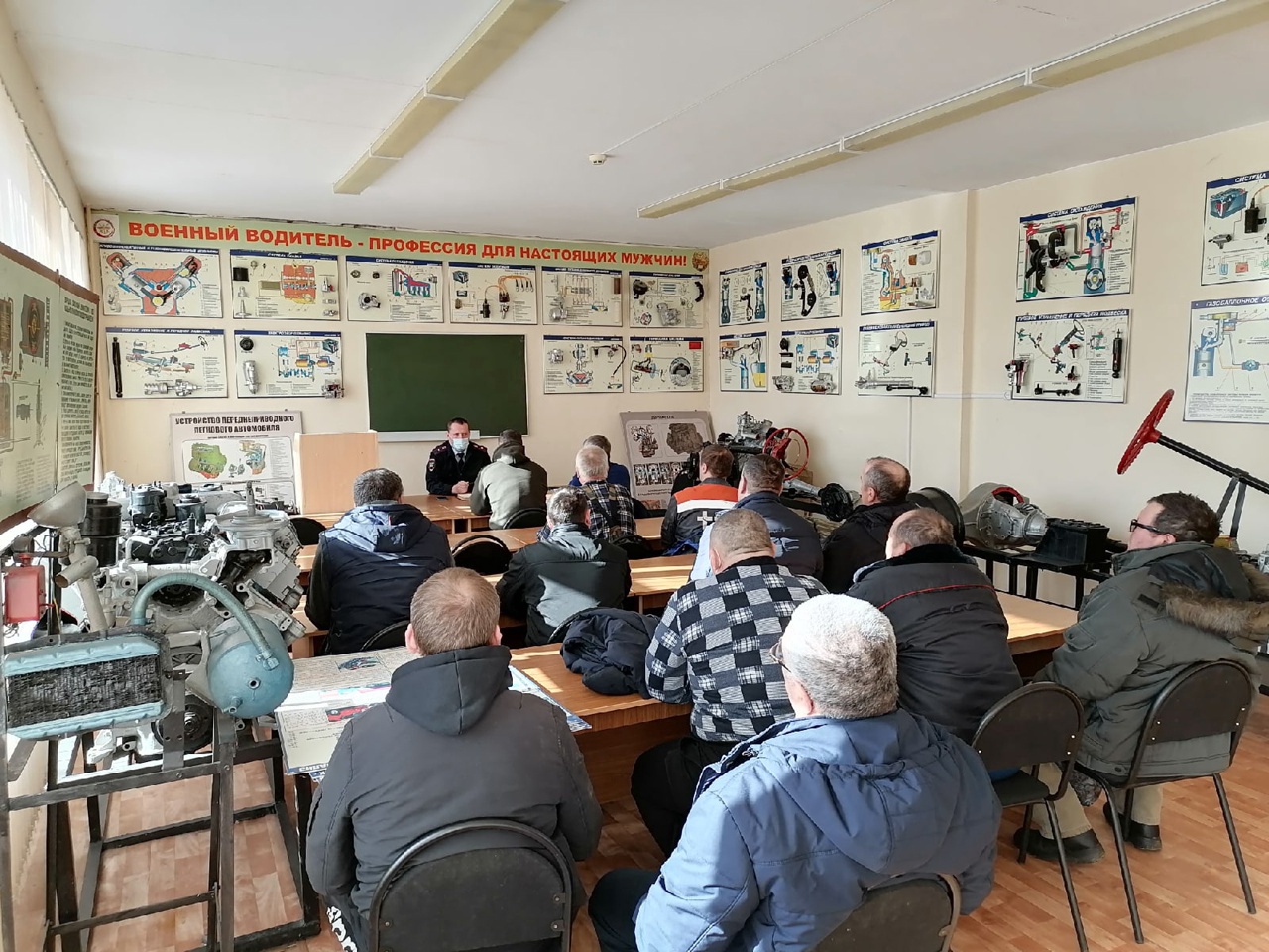 Сотрудники ГИБДД провели встречу с водителями автотранспортных предприятий