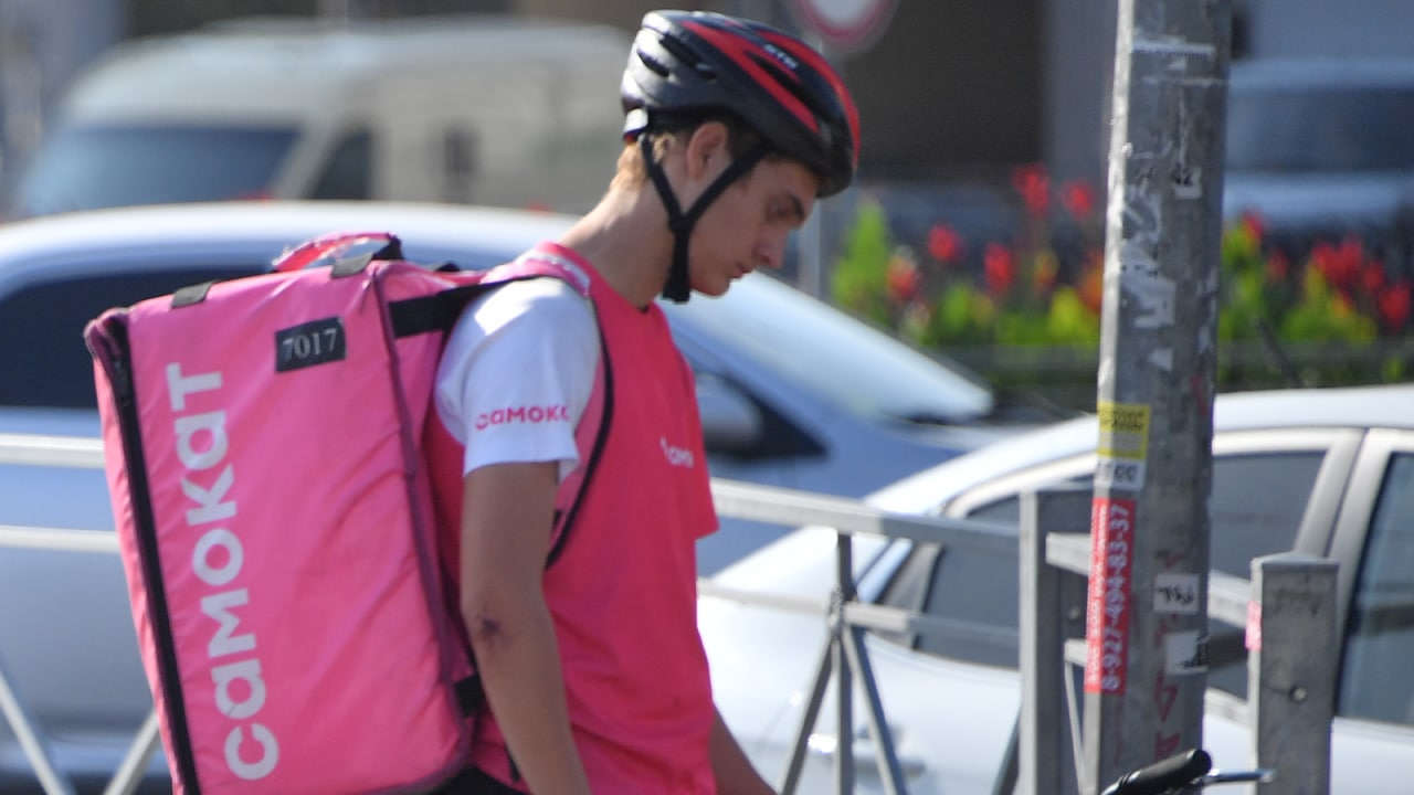 Сервис доставки продуктов «Самокат» ушел