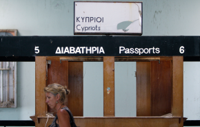 СМИ узнали имена четырех бизнесменов России, которых Кипр лишит «золотых паспортов»