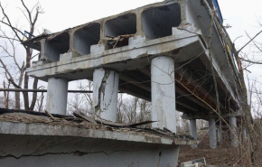 В России автомобильный мост рухнул в реку