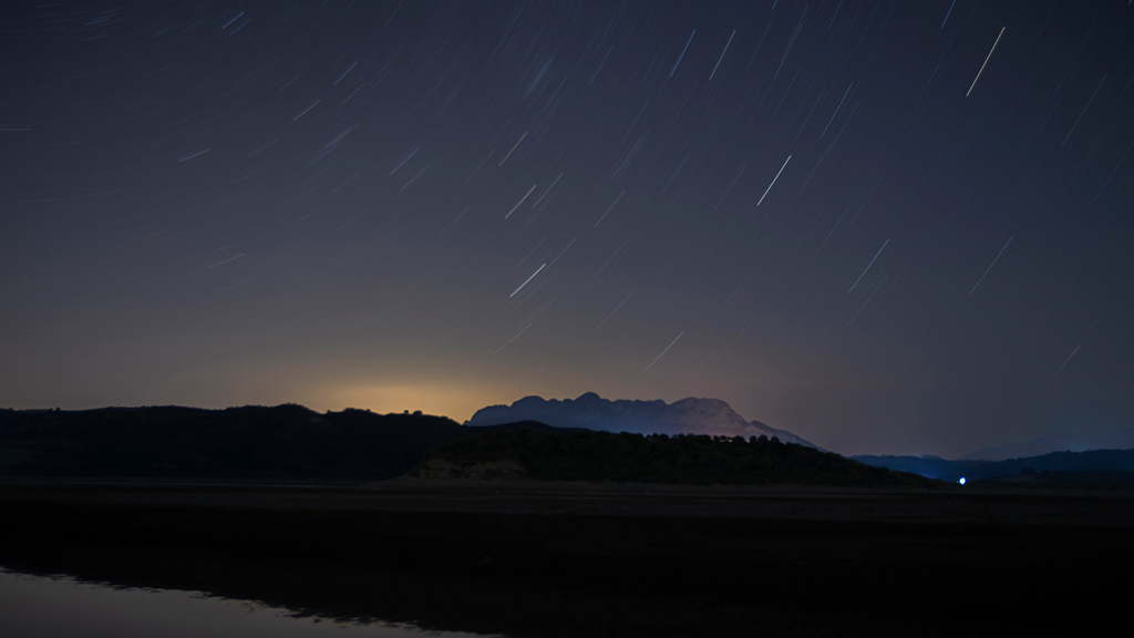 Завтра на Землю обрушится метеорный шторм