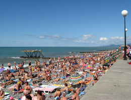 Опрос: более половины россиян проведут летний отпуск в путешествии по РФ