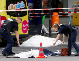 Welt: за рулем въехавшего в толпу в Берлине автомобиля мог быть пенсионер