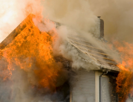 В Туапсе школьница вынесла из огня троих детей