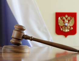 Выбросившего своего сына с пятого этажа москвича осудили на 12 лет